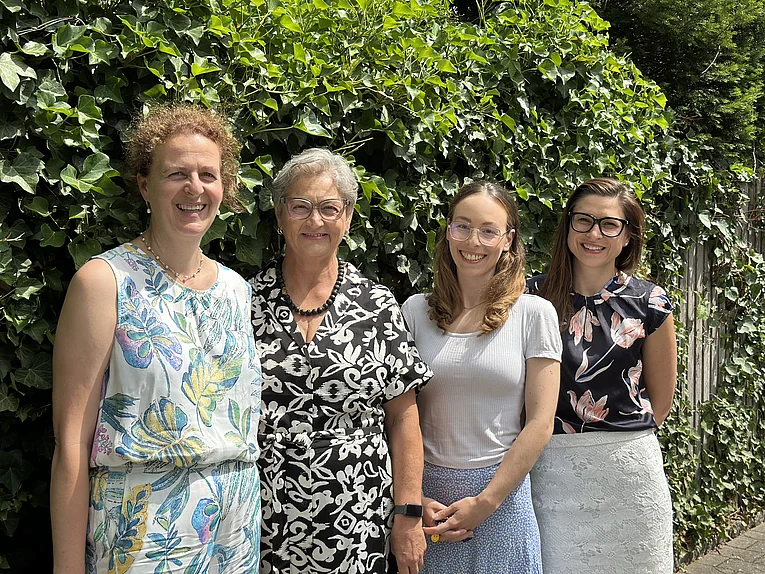 Unserer 4 Mitarbeiterinnen
